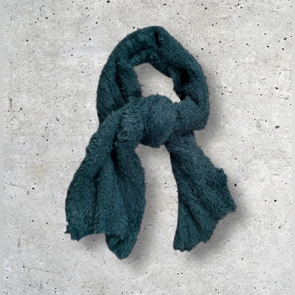 NWT INC International Concepts Women’s Faux Fur Scarf - Picture 2 of 7